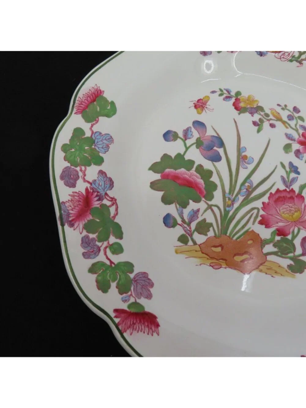 Wedgwood Ethuria England AL5557 Oriental Flower Floral Bird Scallop Edge Plate